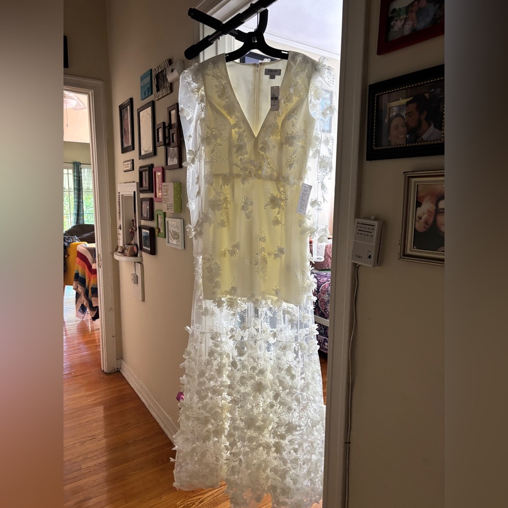 BRAND NEW/NEVER WORN Anthropologie Helsi Long-Sleeve V-Neck Floral Maxi Dress - Picture 2 of 10